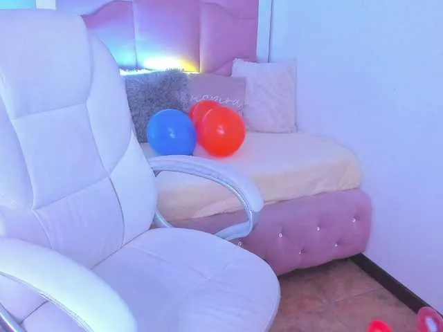 Live sex webcam photo for reiven-brown #251375362