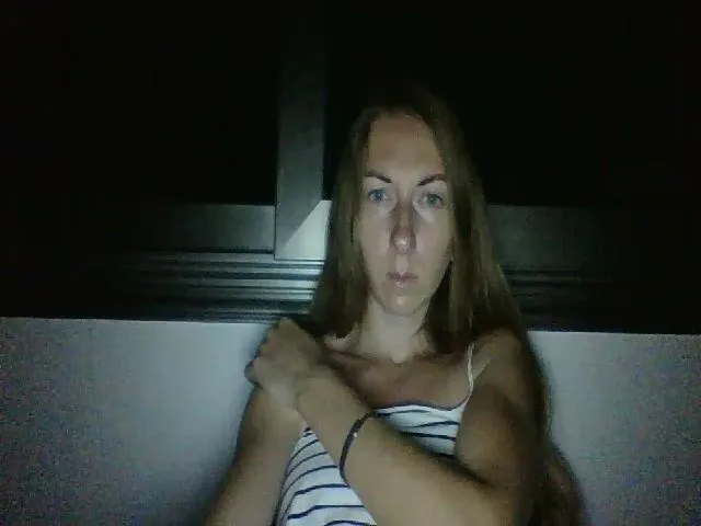 Live sex webcam photo for CheelyWilly #255733060