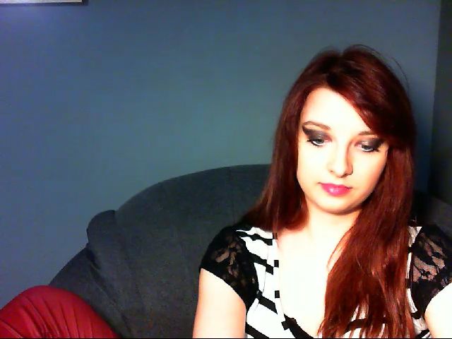 Live sex webcam photo for VirginLuna18 #256007018