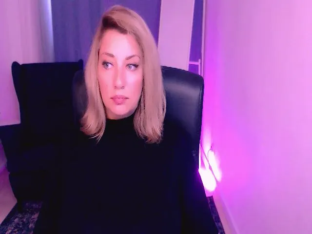 Live sex webcam photo for JIJISPA #264696726