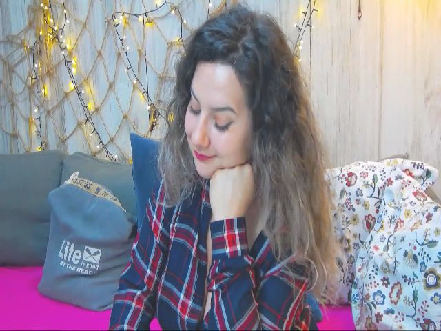 Live sex webcam photo for CurlyVibe #260931814