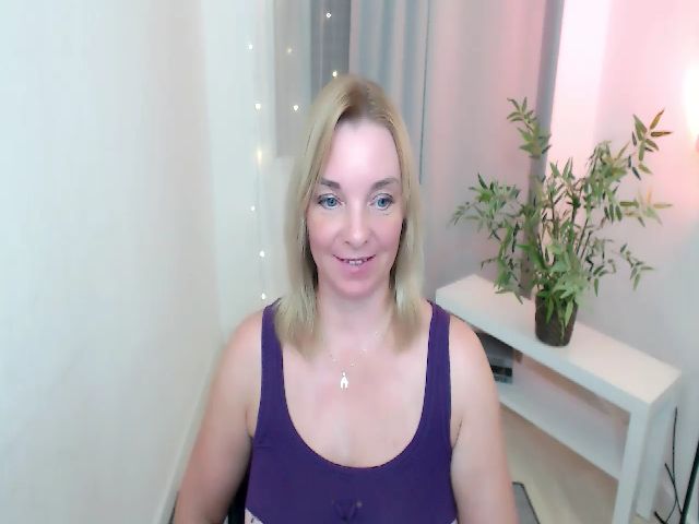 Live sex webcam photo for ReganLovely #261687217