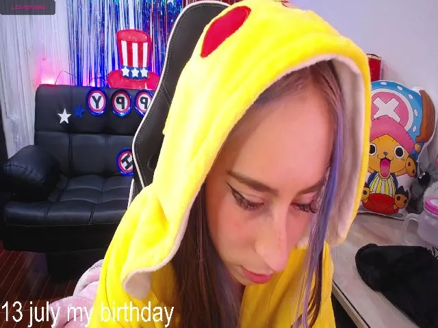 Live sex webcam photo for KloeLavinge #253021663