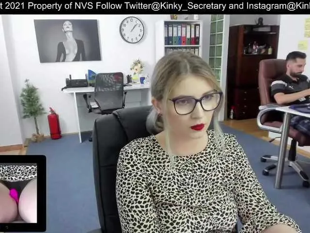 Live sex webcam photo for KinkyOffice #249235384