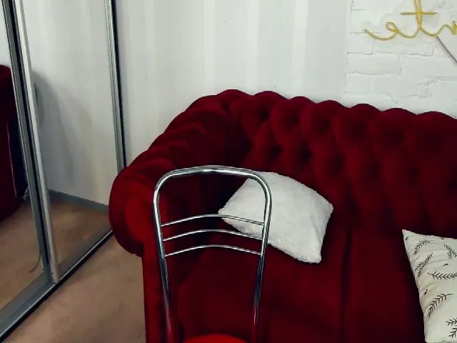 Live sex webcam photo for MiraBellla #260415439