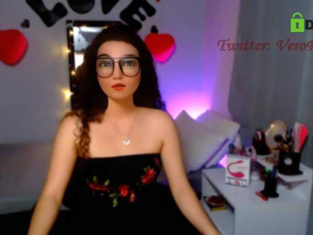 Live sex webcam photo for VeronicaRusso #241141549