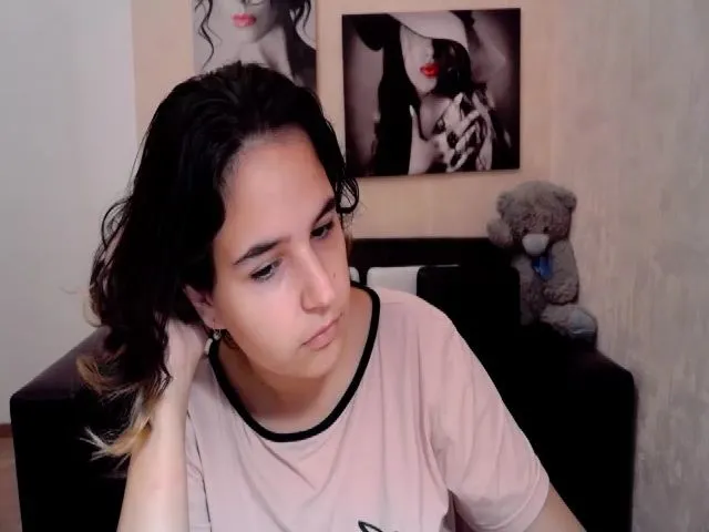 Live sex webcam photo for Erin_Holmes #256855546