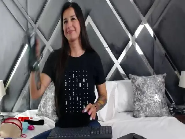 Live sex webcam photo for Iryna_69 #265163063