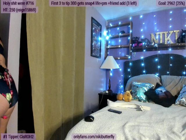 Live sex webcam photo for Nikibutterfly #254255282