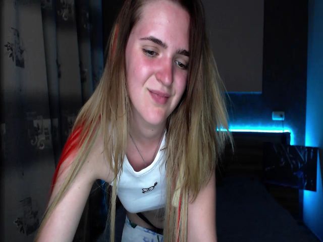 Live sex webcam photo for Ella_Hudson #263905270