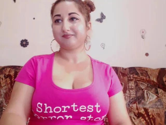Live sex webcam photo for KinkyMyax #265439414