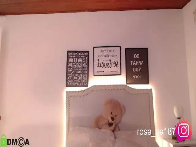 Live sex webcam photo for Rose_se #258938955