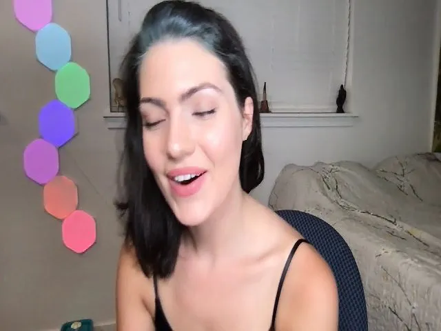 Live sex webcam photo for LivGrey #252971997