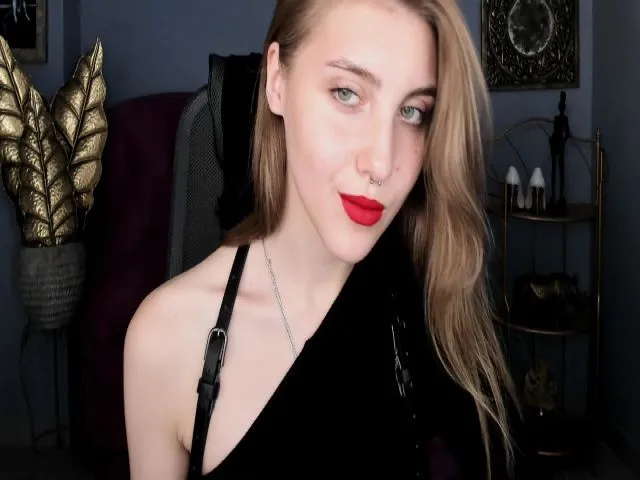 Live sex webcam photo for CassiaBlade #257039658