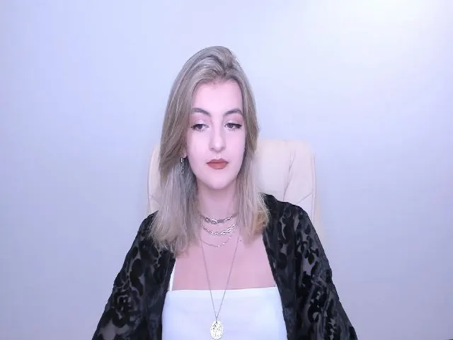 Live sex webcam photo for HelelGretta #252607383