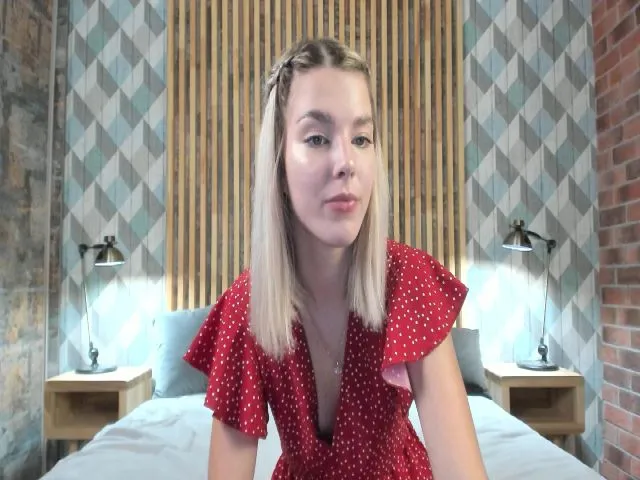 Live sex webcam photo for AmiaLee #257547593