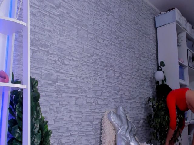 Live sex webcam photo for AnnaBambina #259140230