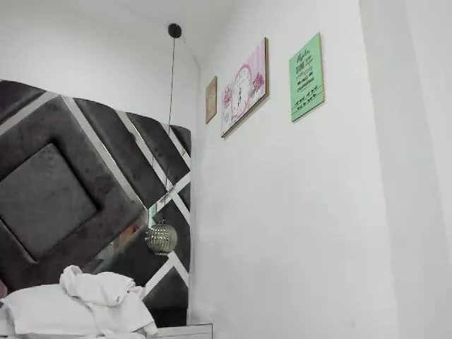 Live sex webcam photo for Violeta_aroca #287856418