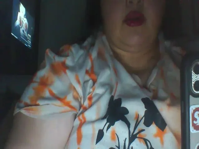 Live sex webcam photo for BbwFattitties #257480782