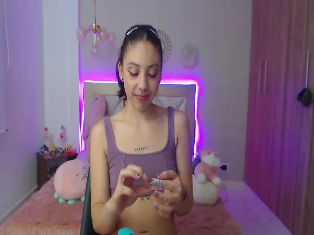 Live sex webcam photo for Emily_evans18 #259119878