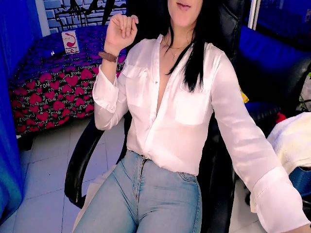 Live sex webcam photo for Sashabreck #287859911