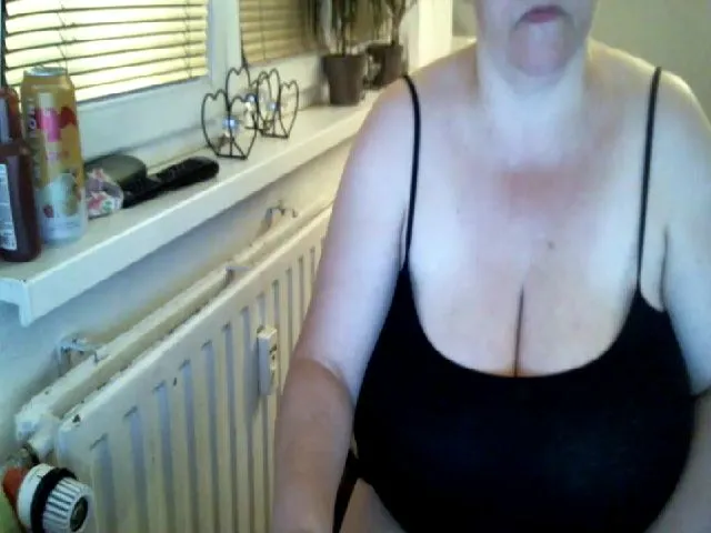 Live sex webcam photo for Bigmegi #262767085