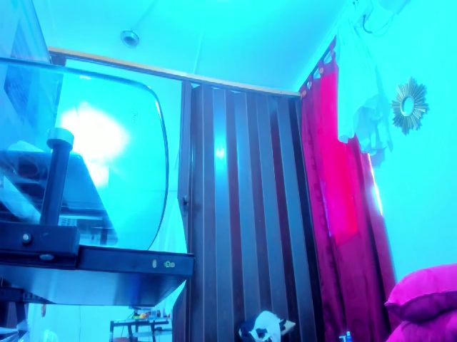 Live sex webcam photo for laura_1_ #264340046