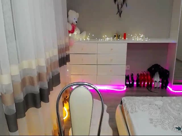 Live sex webcam photo for Viola_1 #253422805