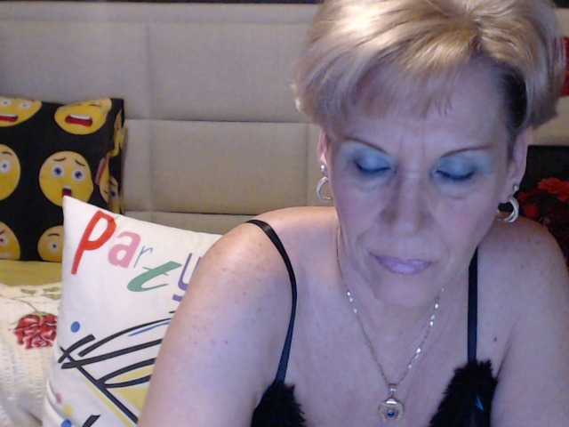 Live sex webcam photo for ANGELGRANNY #241388188