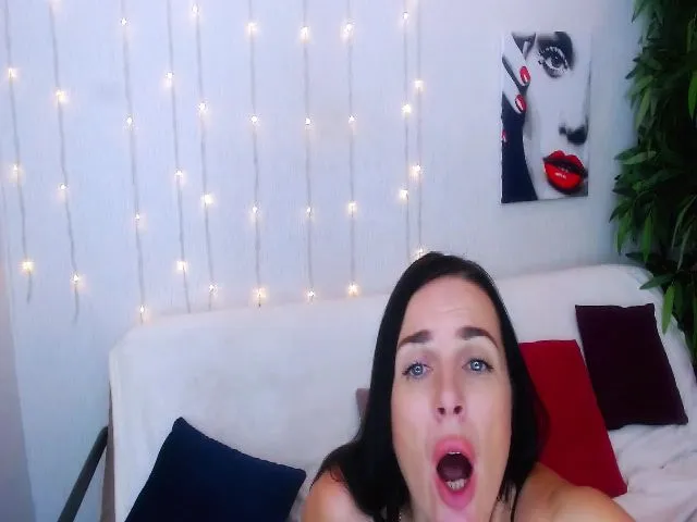Live sex webcam photo for Laura_Smith #261182808