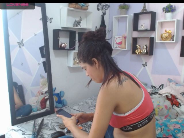 Live sex webcam photo for Emma_Bowis #254913516