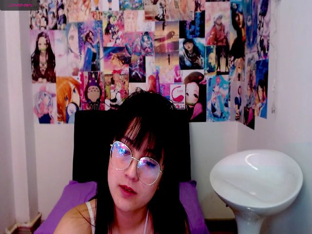 Live sex webcam photo for Charlotte_3x #253887525