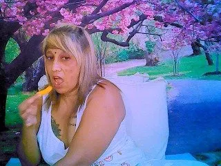 Live sex webcam photo for indianroxy #287933055