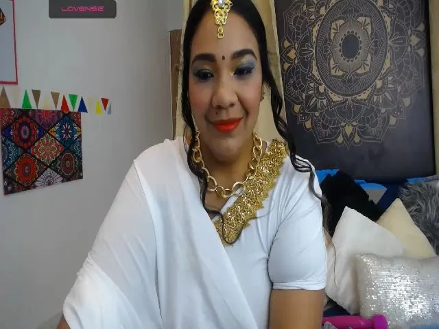 Live sex webcam photo for IndianMama #259270672