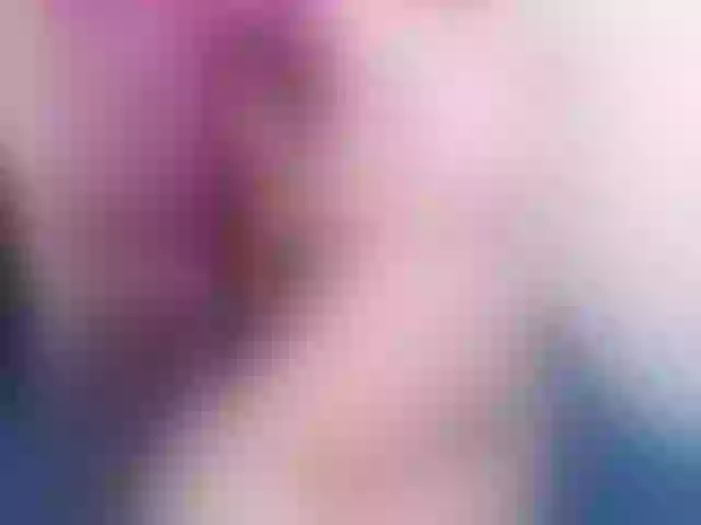 Live sex webcam photo for Kloeluv20 #260780680