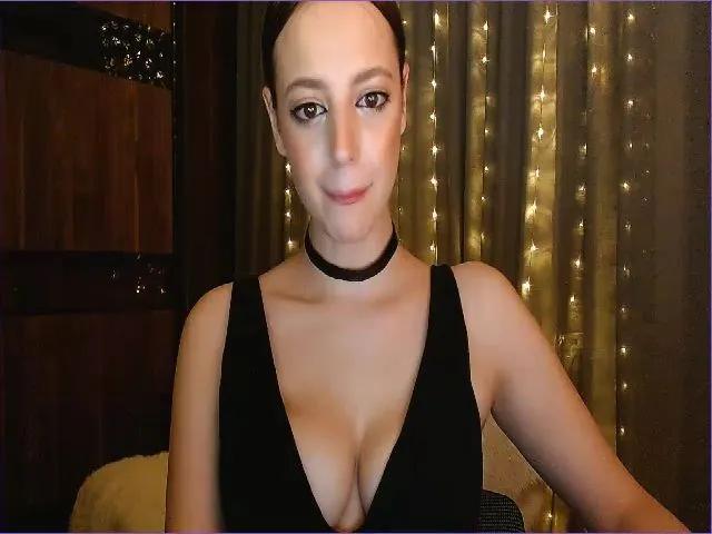 Live sex webcam photo for EllaGrier #254245602