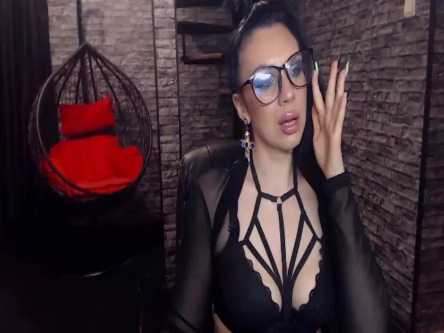 Live sex webcam photo for Luxurymistres #260844770
