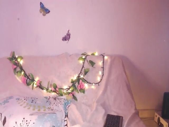 Live sex webcam photo for Perlamoon #263253145