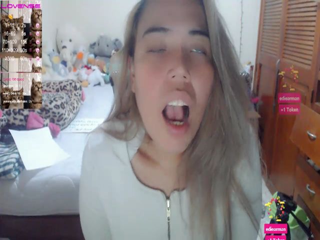 Live sex webcam photo for Meganhill_ #256491079