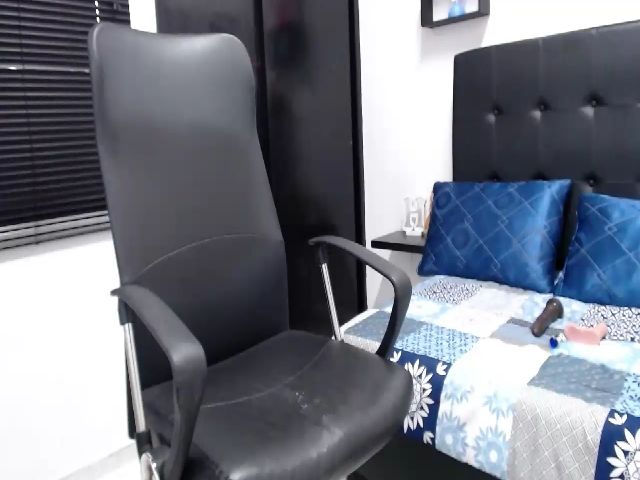 Live sex webcam photo for Sofi_Ar #265157940