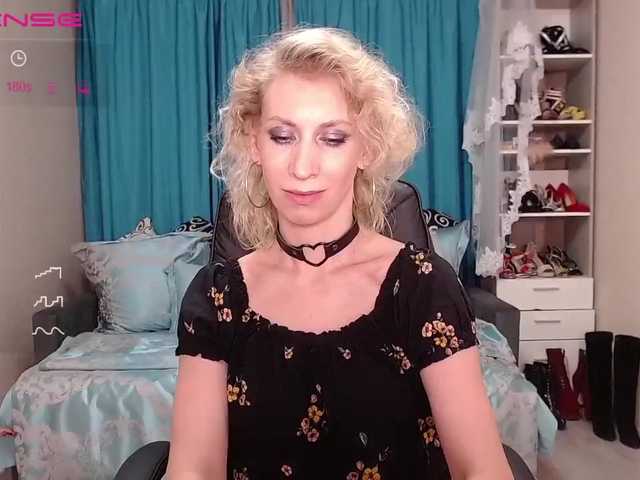 Live sex webcam photo for KirstenDesire #252243310