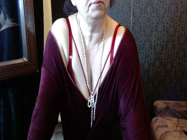 Live sex webcam photo for MissSanjane #257832900