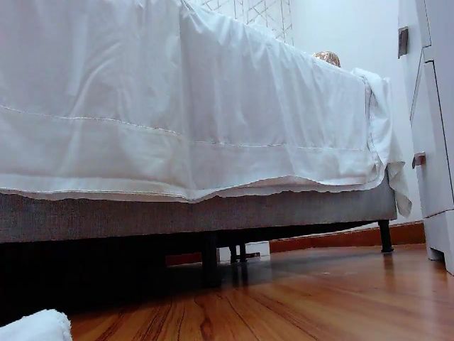 Live sex webcam photo for Lucycolins #265626567