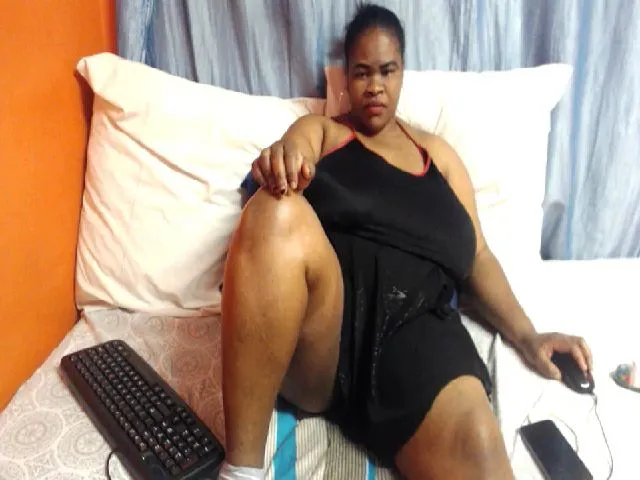 Live sex webcam photo for Sweetnozie #262630705