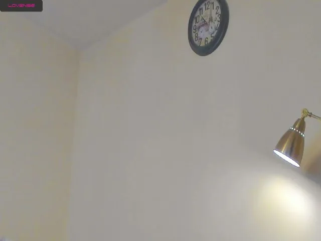 Live sex webcam photo for Alissa_Vox #261233366