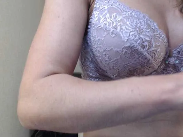 Live sex webcam photo for bigstarxxx #249927529