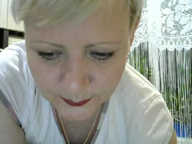 Live sex webcam photo for HelenLike #241207869