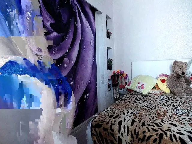 Live sex webcam photo for Ladybigsmile #253687857