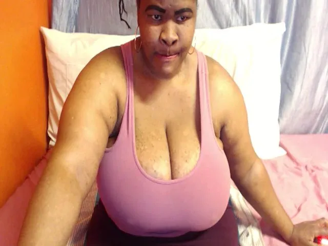 Live sex webcam photo for Sweetnozie #254867620