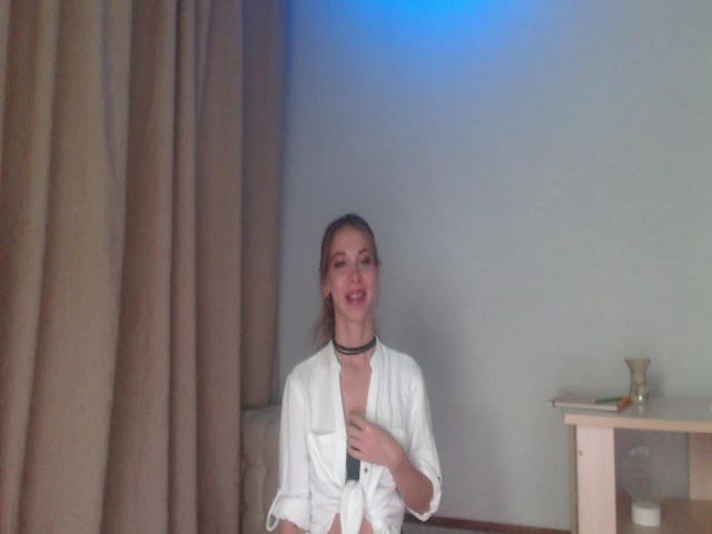 Live sex webcam photo for Minnie_94 #261563185